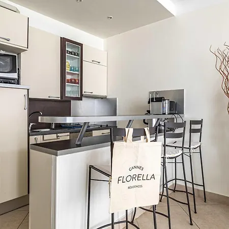 L'esprit Croisette Avec Balcon A Cote Du Martinez Apartmán Cannes