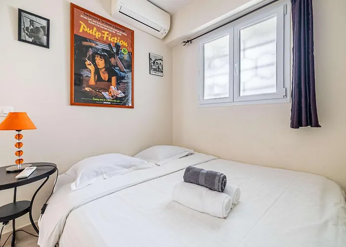 L'esprit Croisette Avec Balcon à Cote Du Martinez * Cannes
