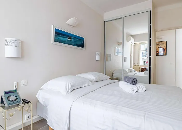 L'esprit Croisette Avec Balcon à Cote Du Martinez