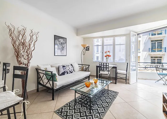 L'esprit Croisette Avec Balcon à Cote Du Martinez Appartamento Cannes