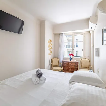 L'esprit Croisette Avec Balcon A Cote Du Martinez *